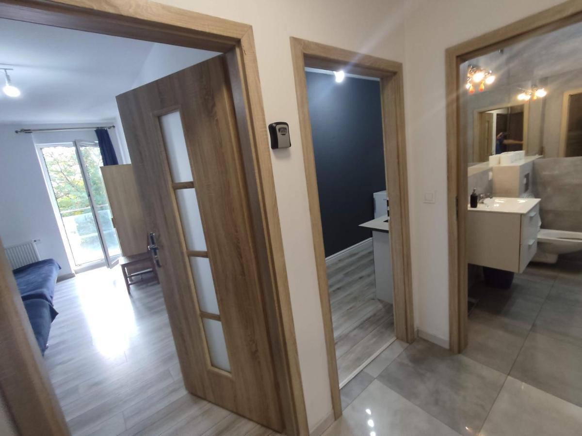 1110 Smialego 39 - Tanie Pokoje W Apartamencie - Samodzielne Zameldowanie - Self Check In Poznań Exteriör bild