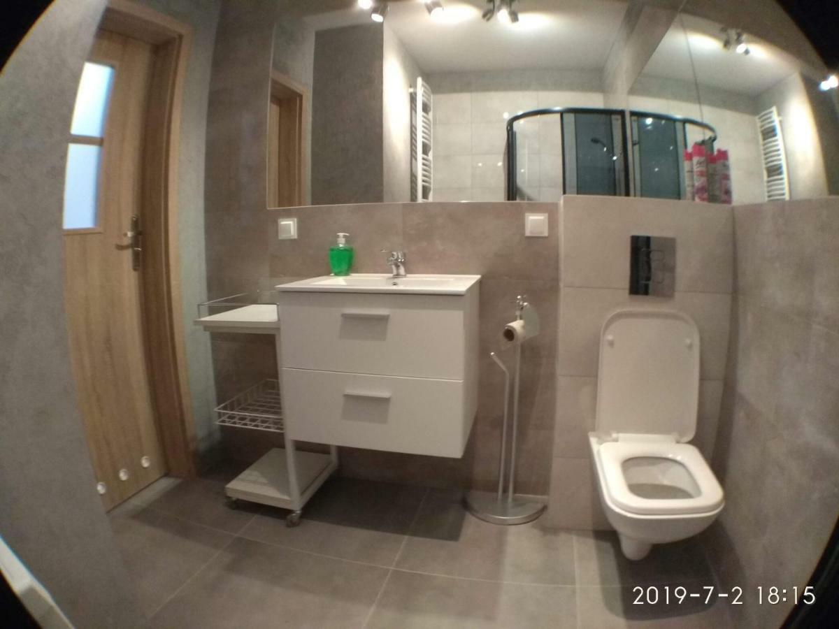 1110 Smialego 39 - Tanie Pokoje W Apartamencie - Samodzielne Zameldowanie - Self Check In Poznań Exteriör bild