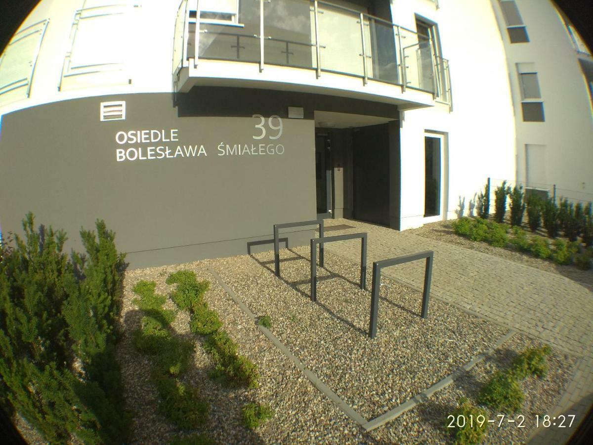 1110 Smialego 39 - Tanie Pokoje W Apartamencie - Samodzielne Zameldowanie - Self Check In Poznań Exteriör bild