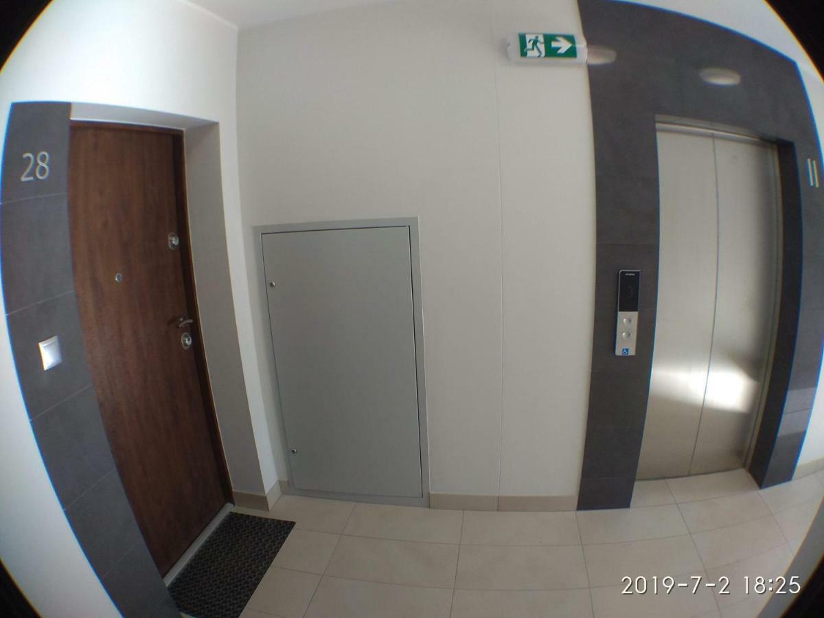 1110 Smialego 39 - Tanie Pokoje W Apartamencie - Samodzielne Zameldowanie - Self Check In Poznań Exteriör bild